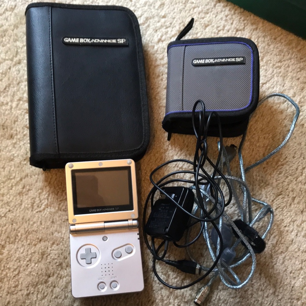 Gameboy + accessory items